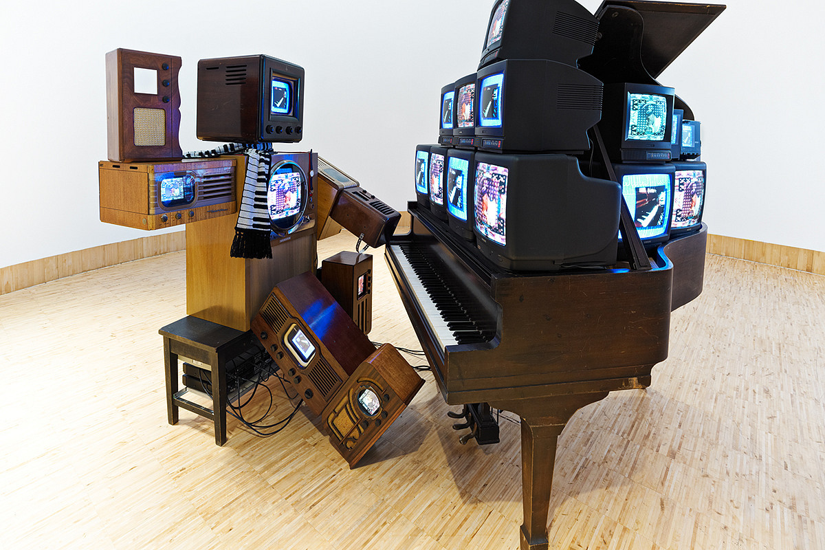 Nam June Paik | Duet Memory, 1995 | The ALBERTINA Museum, Vienna – The ESSL Collection © Nam June Paik