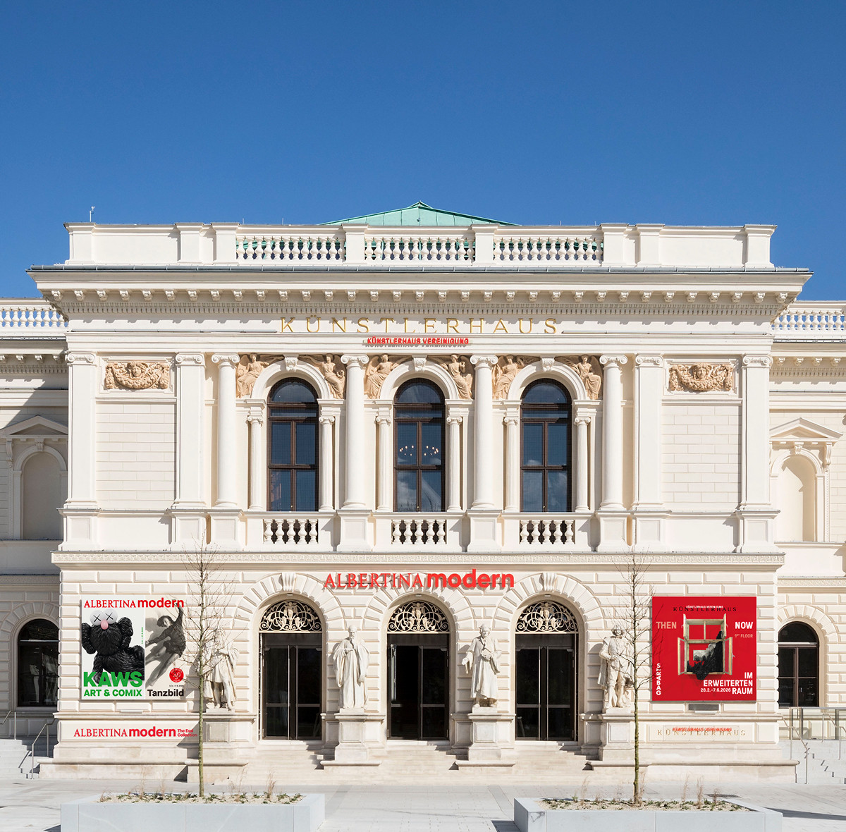 A photo of the exterior of the ALBERTINA MODERN with the museum's current exhibitions | Photo (Mockup) © Rupert Steiner