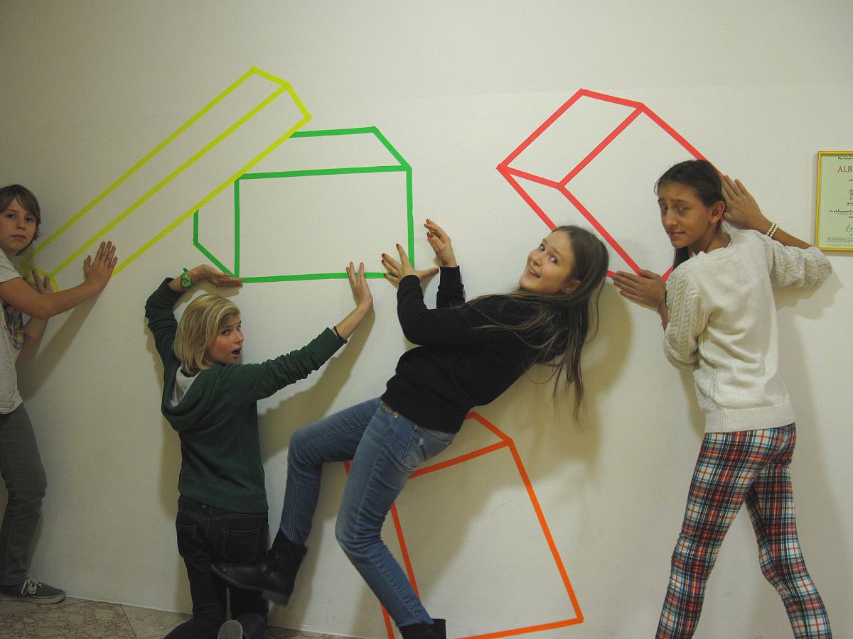 Wandinstallation - geklebte Würfel