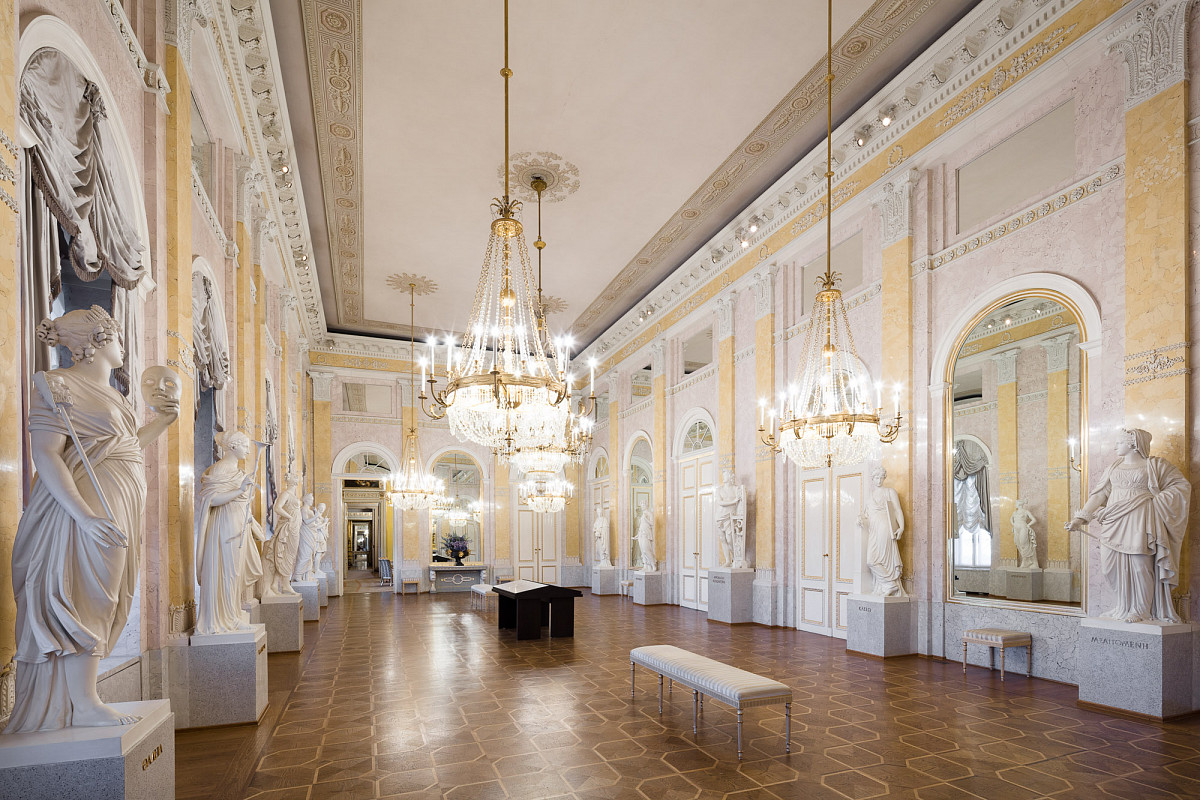 The Albertina's Muses Hall: parquet floor, five chandeliers on the ceiling and statues of muses on the two long walls | Credit: Photo © Georg Molterer