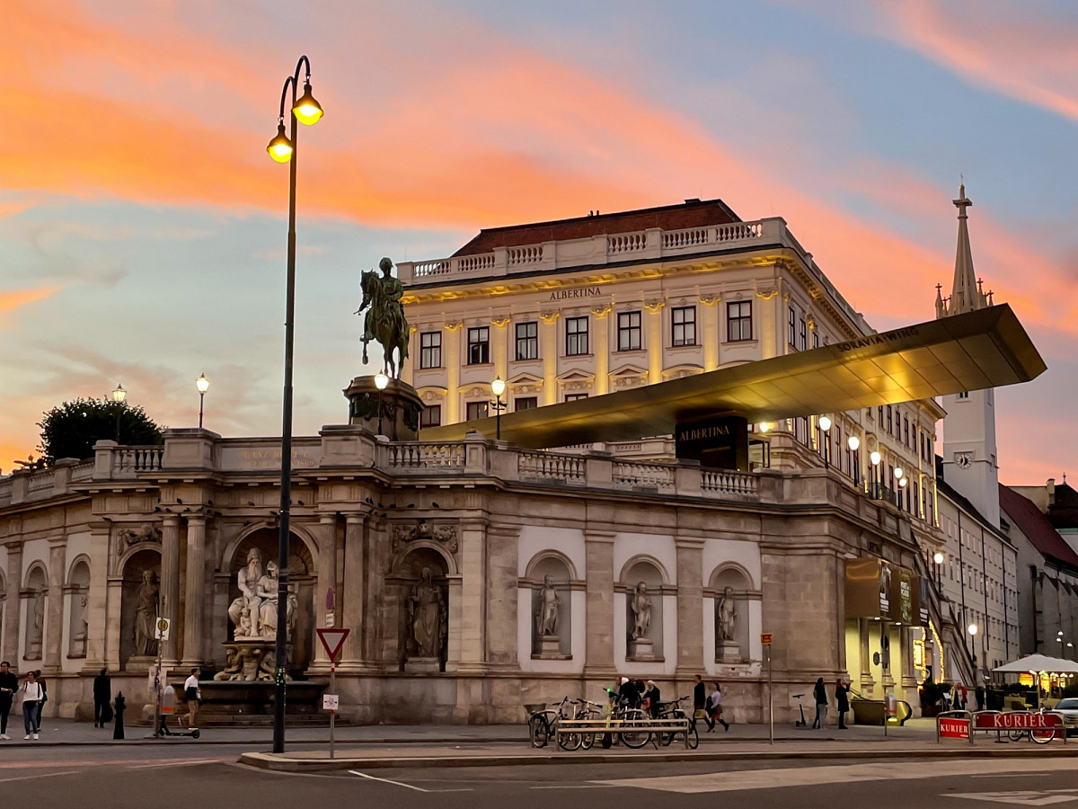 The ALBERTINA Museum at sunset | Photo © The ALBERTINA Museum, Vienna