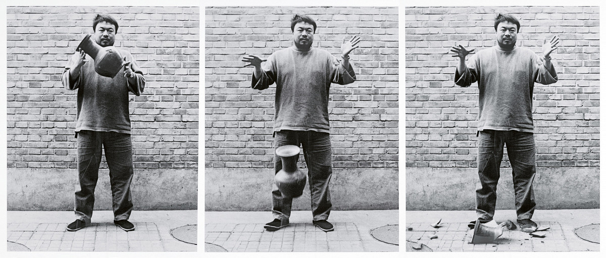 Ai Weiwei: Dropping a Han Dynasty Urn, 1995