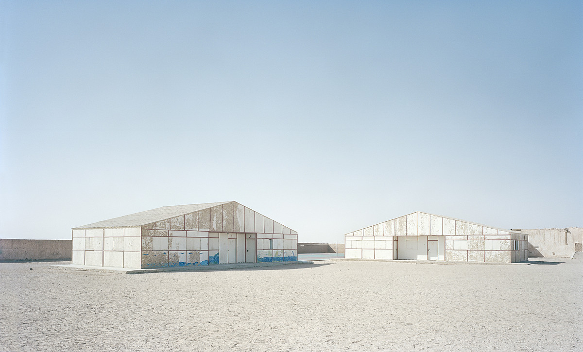 Gregor Sailer | Smara I, Westsahara/Algeria, aus der Serie "Closed Cities", 2011 | C-Print | 60 x 100 cm | ALBERTINA, Wien - Erwerbung aus Mitteln der Galerienförderung des BMKÖS 2021