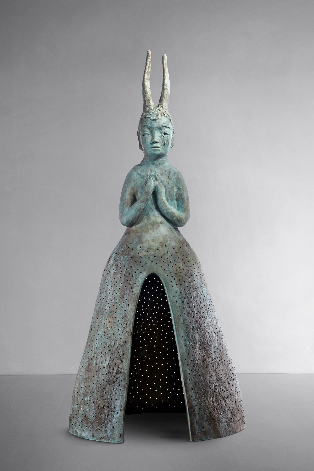 Leiko Ikemura: Usagi Kannon, 2012/19
