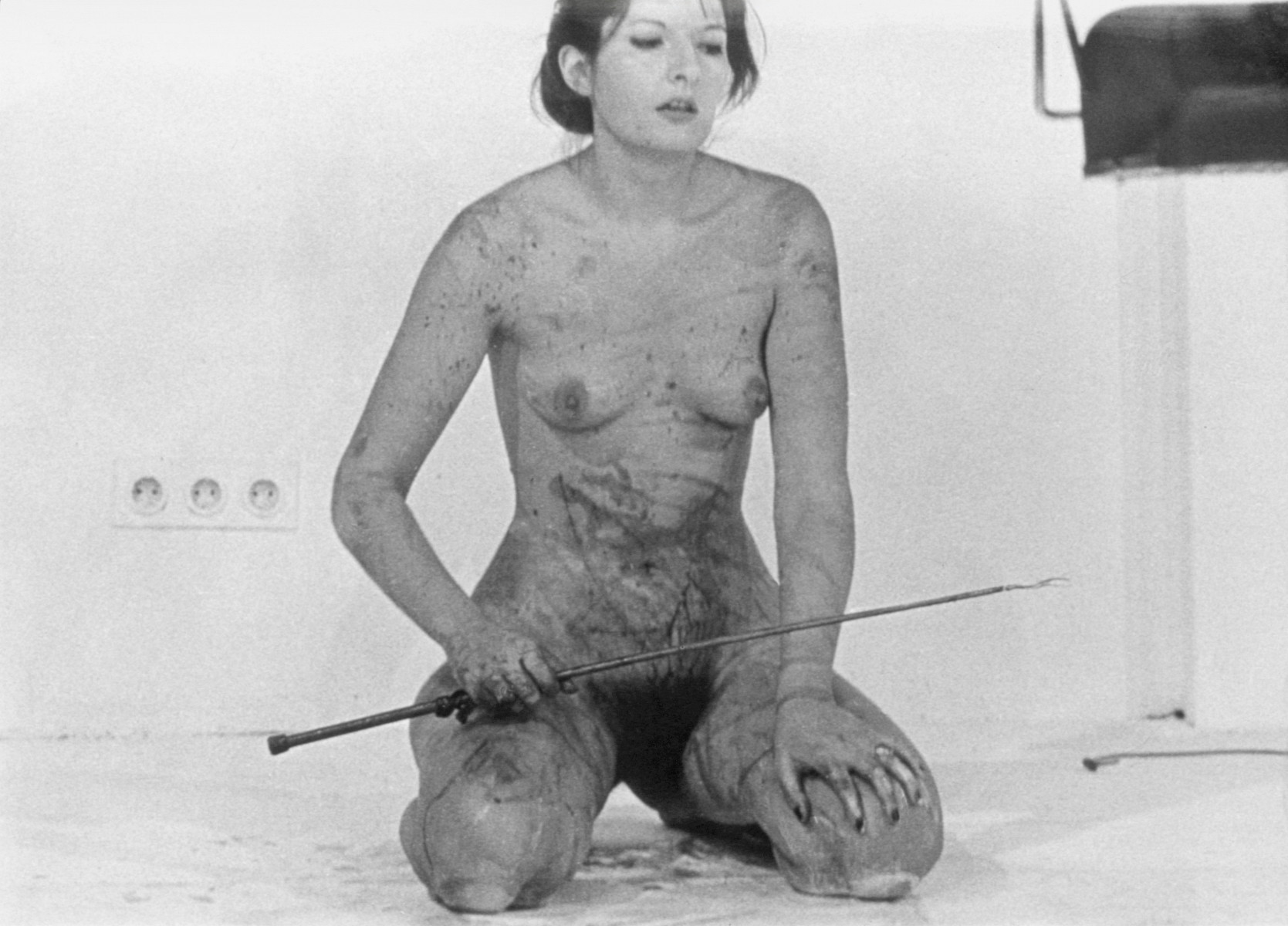 Marina Abramović: Lips of Thomas, 1975