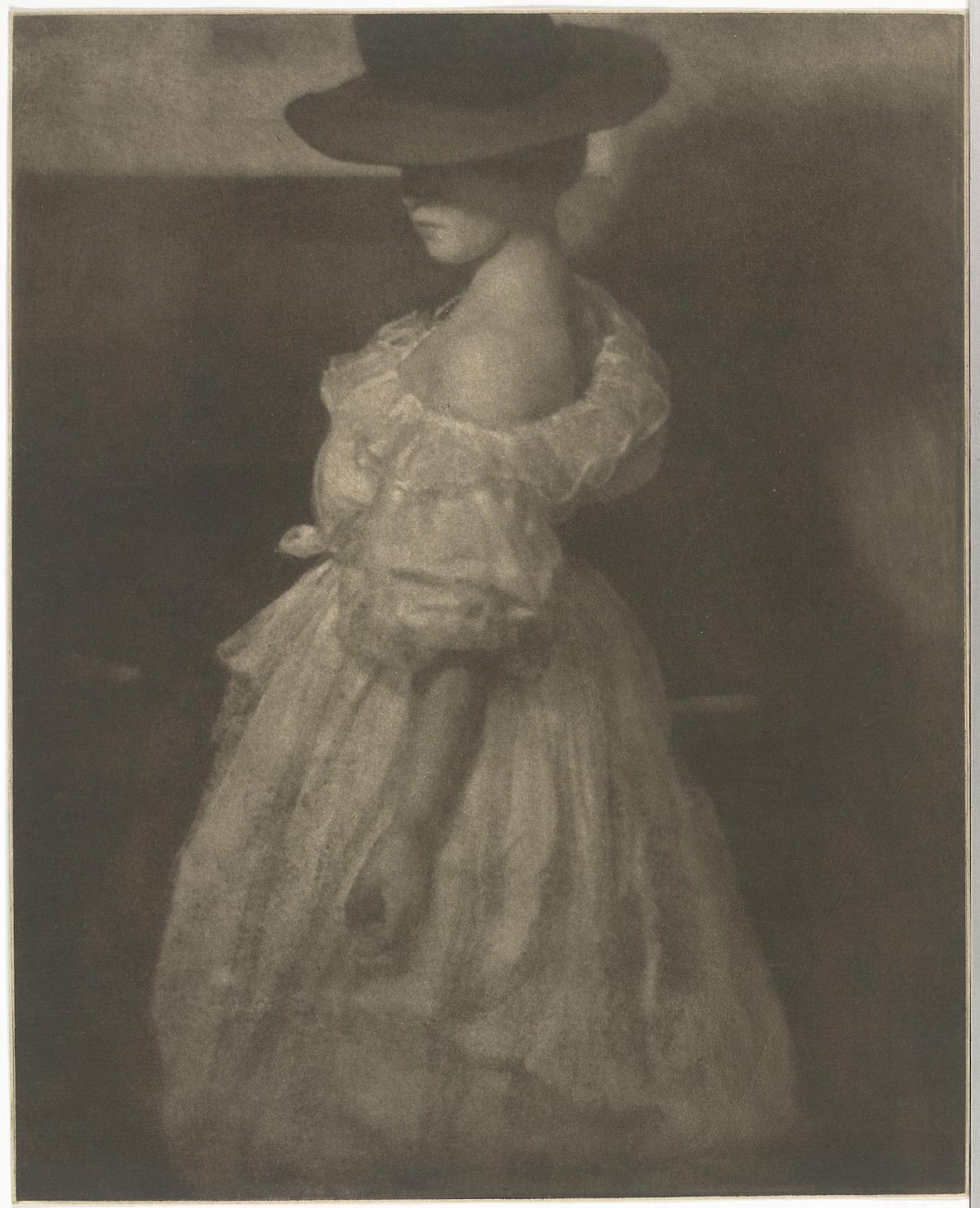 Heinrich Kühn : Study in Tones II (Mary Warner), Picture taken ca. 1908