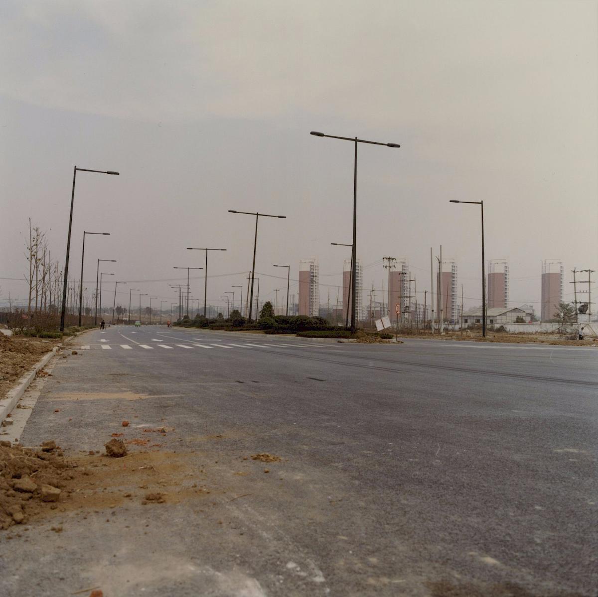 HANNES BÖCK | New Hefei, 2008 | C-Print, Maße: 30 x 40 cm | Erworben aus den Mitteln der Galerieförderung des BMUKK | Albertina, Wien