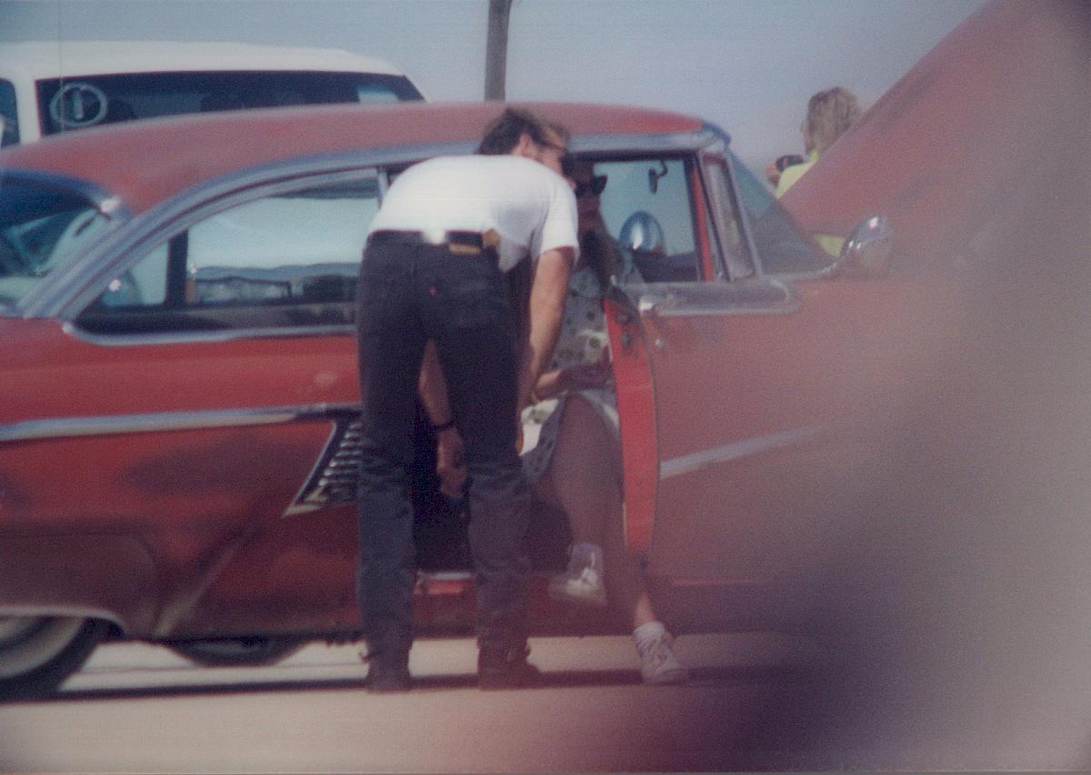 G.R.A.M. | Ohne Titel, aus: Paparazzi (L.A.), 1997 | C-Print, Diasec, 70 x 100 cm | Erworben aus den Mitteln der Galerieförderung des BMUKK von der Galerie Christine König, Wien | Albertina, Wien © G.R.A.M.