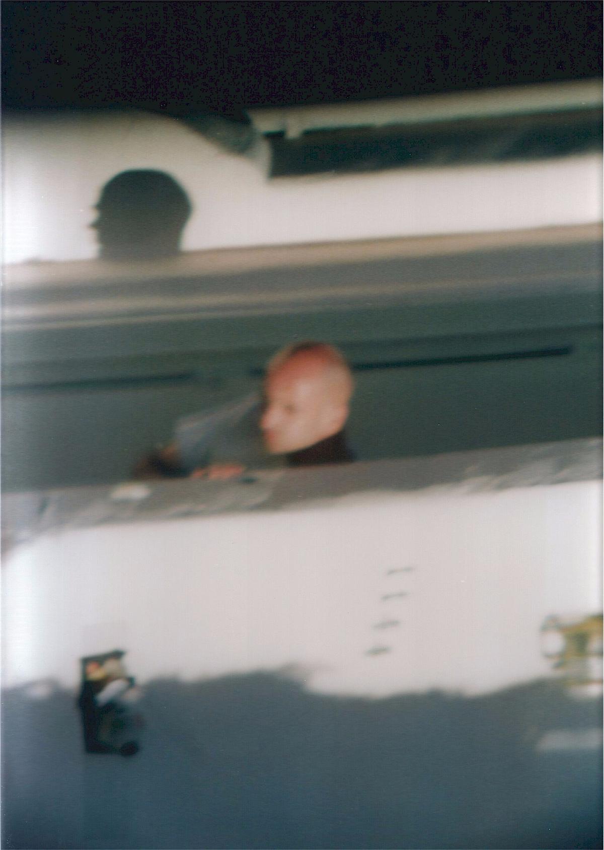 G.R.A.M. | Ohne Titel, aus: Paparazzi (L.A.), 1997 | C-Print, Diasec, 30 x 21 cm | Erworben aus den Mitteln der Galerieförderung des BMUKK von der Galerie Christine König, Wien | Albertina, Wien © G.R.A.M.